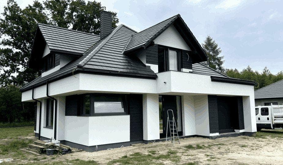 Dach wielospadowy z lukarnami — Gotowa realizacja