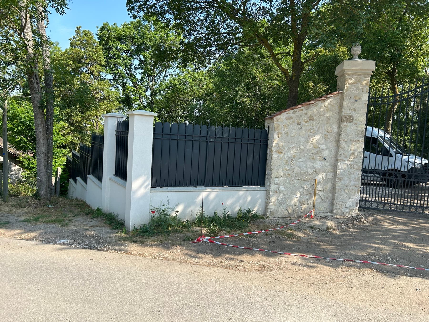 Ogrodzenie posesji — Francja · słupki i przęsła