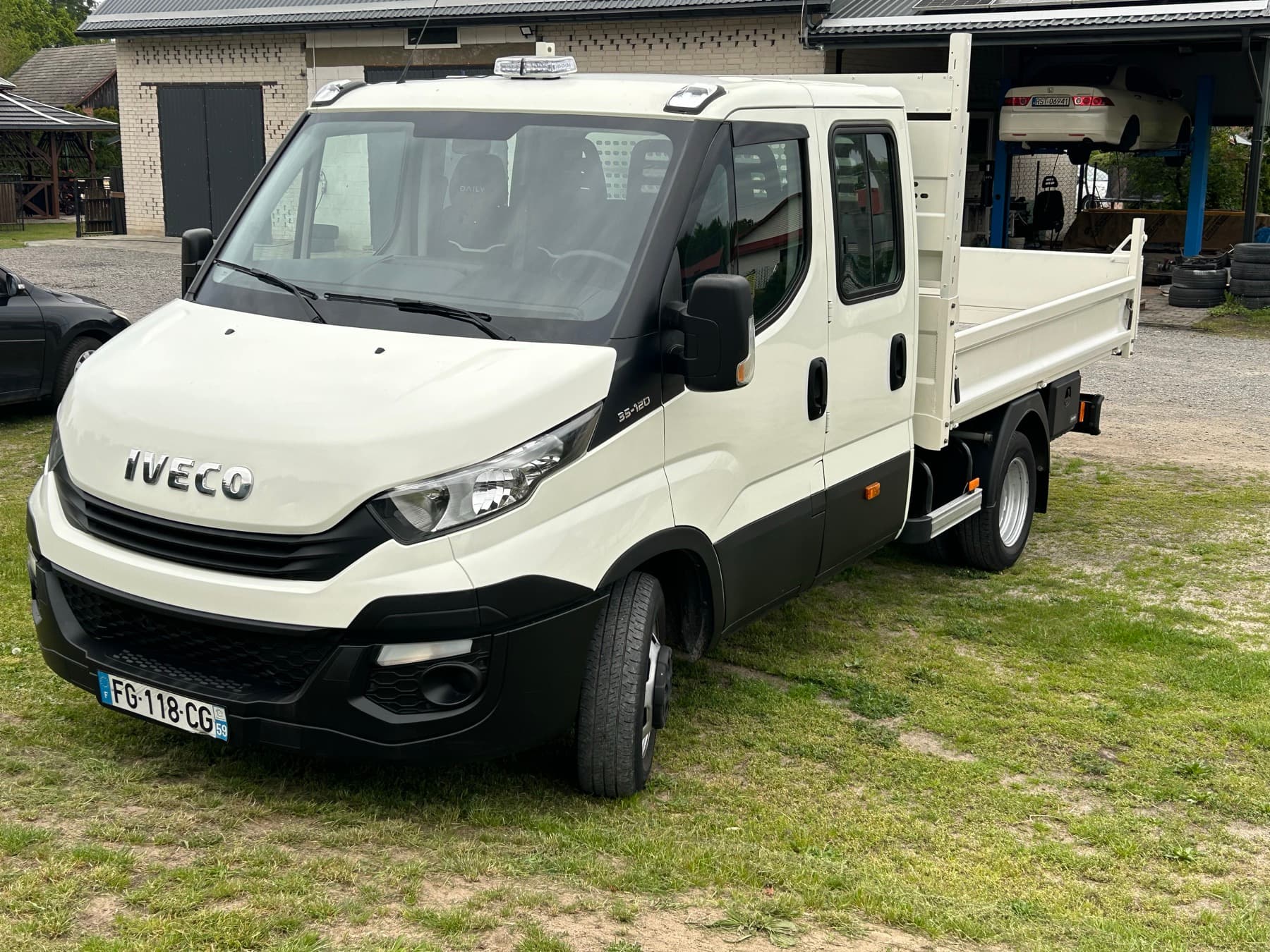 IVECO Daily — wywrotka doka